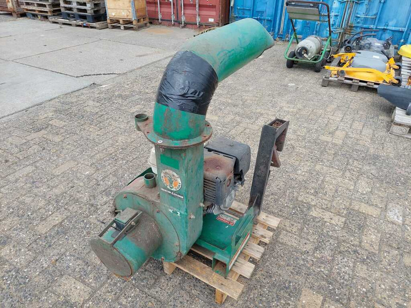 Billy Goat truckloader - Rotációs kapa: 1 kép. Billy Goat truckloader - Rotációs kapa: 1 kép.