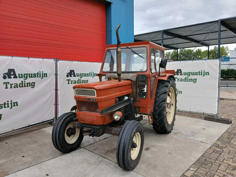 Fiat 640/8 - Traktor: 4 kép. Fiat 640/8 - Traktor: 4 kép.