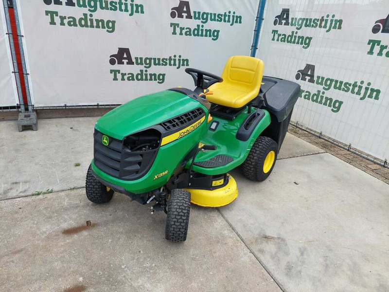 John Deere X 135R - Kerti fűkasza: 5 kép. John Deere X 135R - Kerti fűkasza: 5 kép.