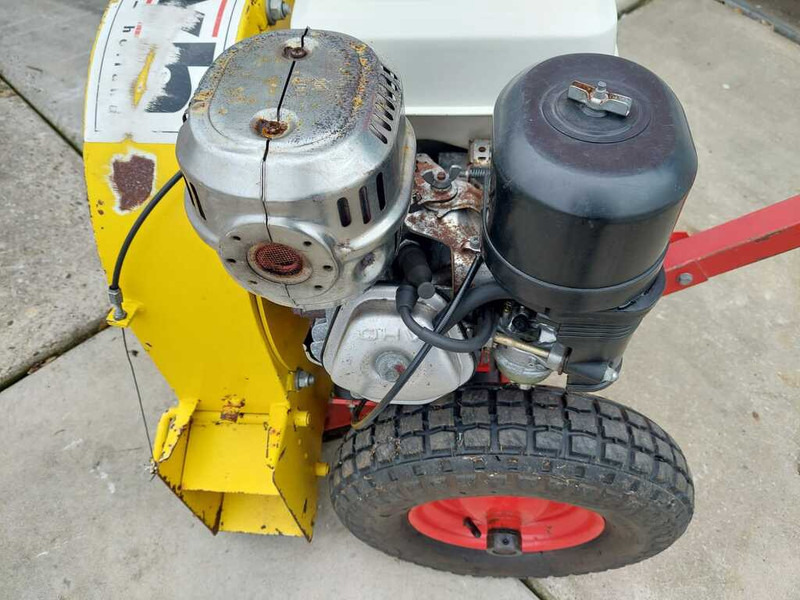 KWH Wielblazer - Rotációs kapa: 2 kép. KWH Wielblazer - Rotációs kapa: 2 kép.