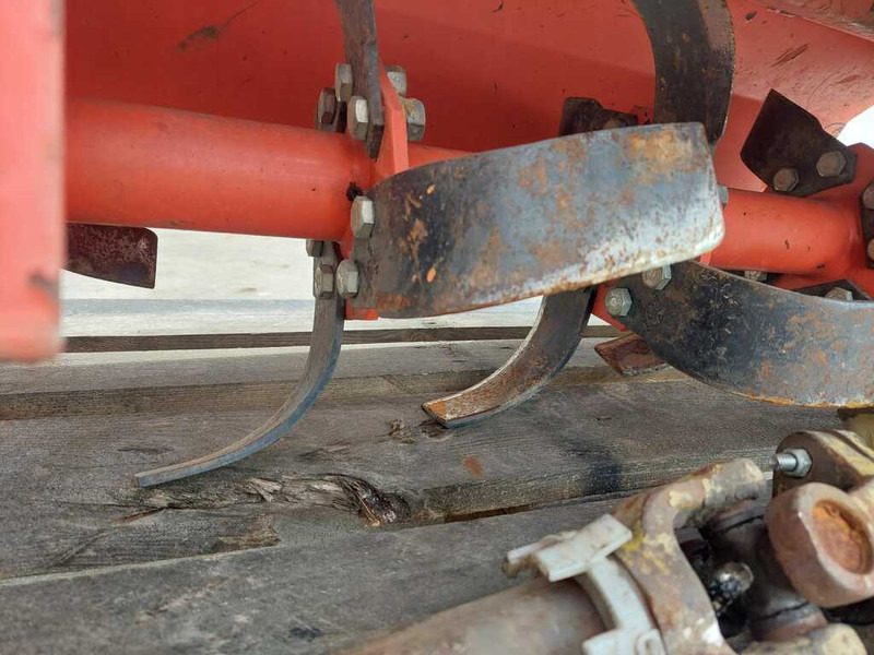 Sicma SA 105 - Talajművelő gep: 5 kép. Sicma SA 105 - Talajművelő gep: 5 kép.