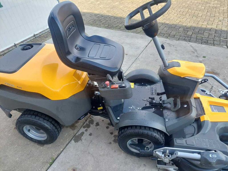 Stiga Park 500W - Kerti fűkasza: 2 kép. Stiga Park 500W - Kerti fűkasza: 2 kép.