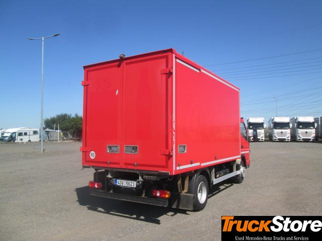 FUSO 7C15 - Dobozos kisteherautó: 4 kép. FUSO 7C15 - Dobozos kisteherautó: 4 kép.