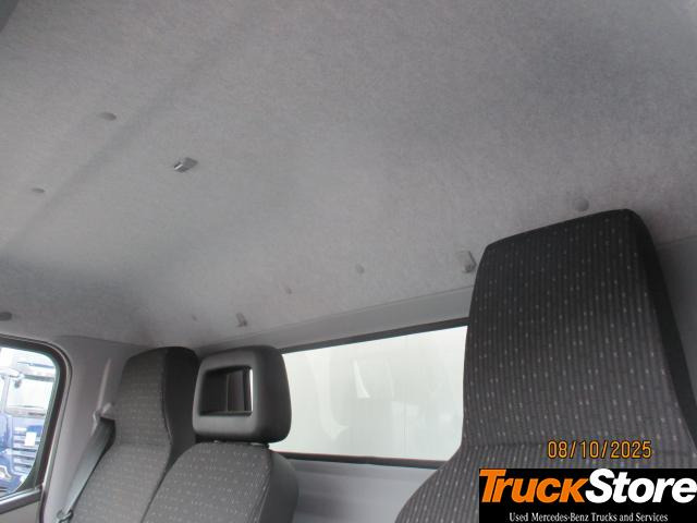 Dobozos kisteherautó FUSO Canter 3C15: 9 kép.