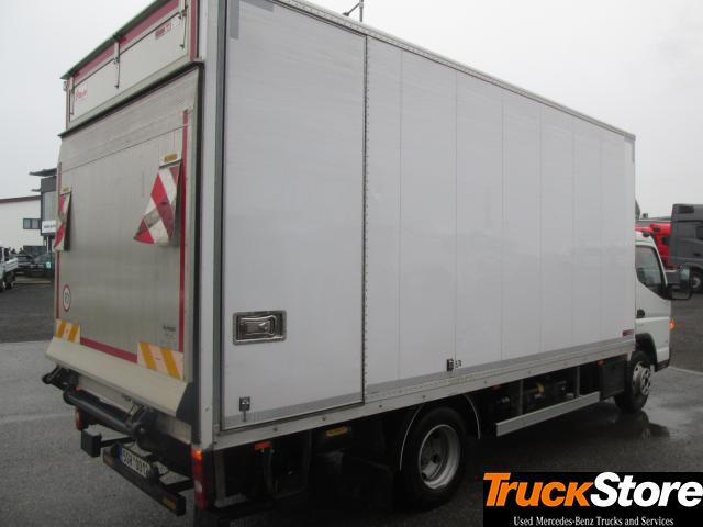 FUSO Canter 7C18 - Dobozos kisteherautó: 3 kép. FUSO Canter 7C18 - Dobozos kisteherautó: 3 kép.