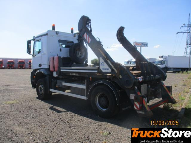 Mercedes-Benz Arocs 1845 LK - Konténerszállító: 4 kép. Mercedes-Benz Arocs 1845 LK - Konténerszállító: 4 kép.