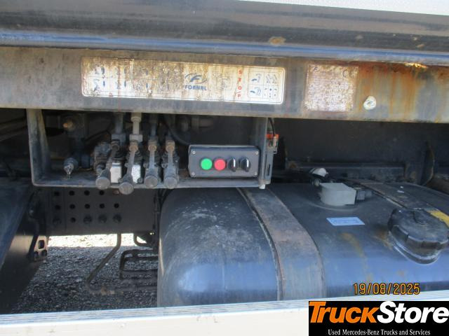 Mercedes-Benz Arocs 1845 LK - Konténerszállító: 5 kép. Mercedes-Benz Arocs 1845 LK - Konténerszállító: 5 kép.