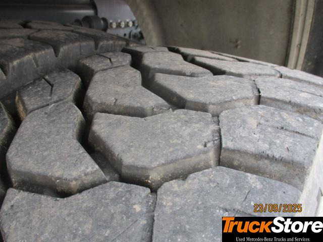 Mercedes-Benz Arocs 3351 K - Billenőplatós teherautó: 5 kép. Mercedes-Benz Arocs 3351 K - Billenőplatós teherautó: 5 kép.