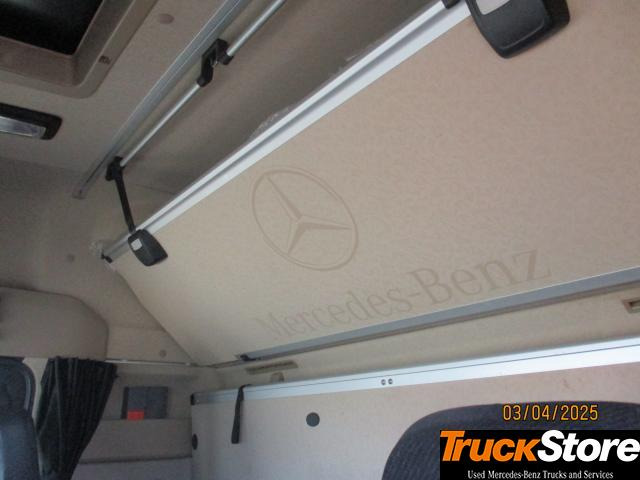 Nyergesvontató Mercedes-Benz Actros 1845 LS: 8 kép.