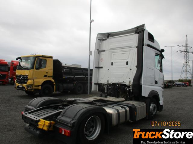 Mercedes-Benz Actros 1845 LS nRL - Nyergesvontató: 3 kép. Mercedes-Benz Actros 1845 LS nRL - Nyergesvontató: 3 kép.