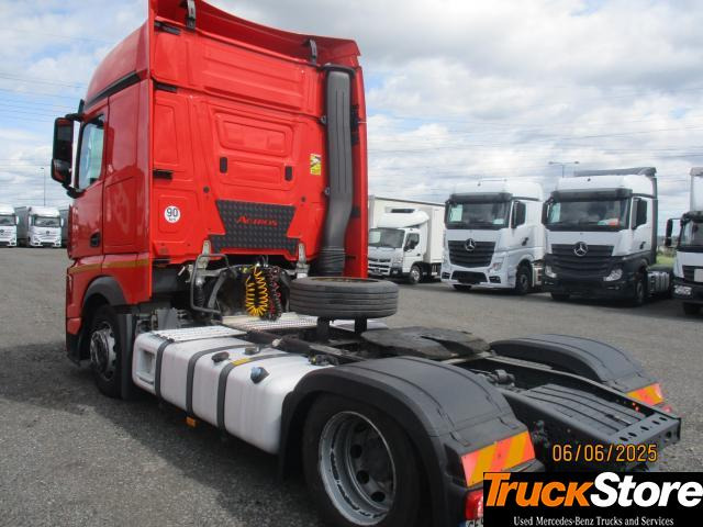 Mercedes-Benz Actros 1845 LS nRL - Nyergesvontató: 4 kép. Mercedes-Benz Actros 1845 LS nRL - Nyergesvontató: 4 kép.