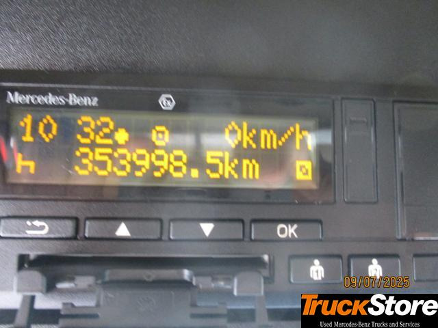 Nyergesvontató Mercedes-Benz Actros 1845 LS nRL: 8 kép.