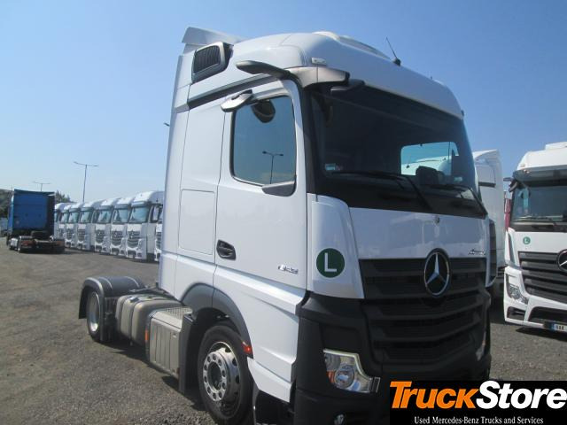 Mercedes-Benz Actros 1845 LS nRL - Nyergesvontató: 2 kép. Mercedes-Benz Actros 1845 LS nRL - Nyergesvontató: 2 kép.