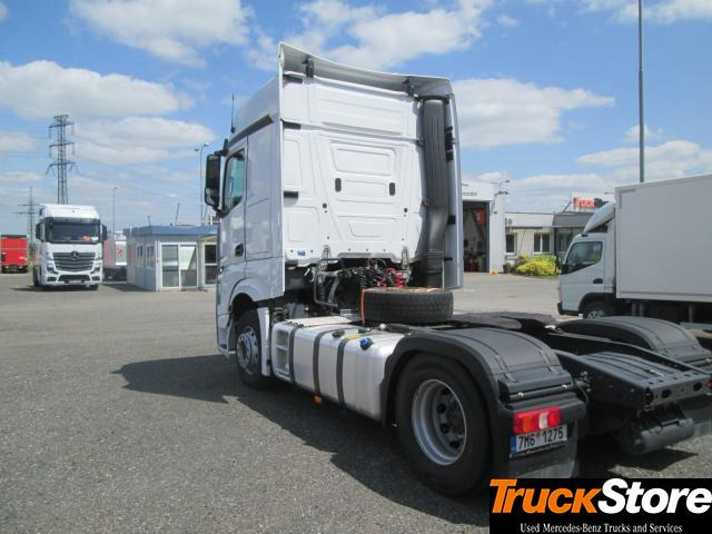Mercedes-Benz Actros 1848 LS - Nyergesvontató: 1 kép. Mercedes-Benz Actros 1848 LS - Nyergesvontató: 1 kép.