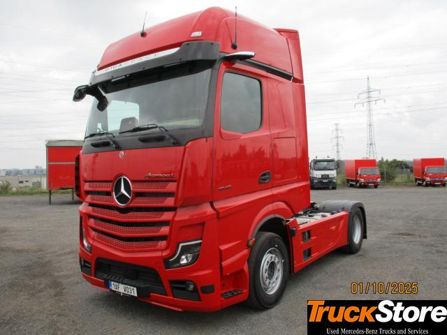 Mercedes-Benz Actros 1848 LS - Nyergesvontató: 1 kép. Mercedes-Benz Actros 1848 LS - Nyergesvontató: 1 kép.