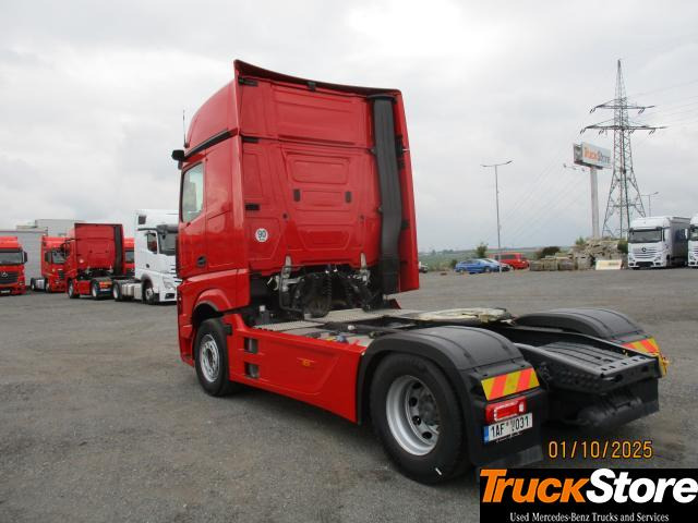 Mercedes-Benz Actros 1848 LS - Nyergesvontató: 3 kép. Mercedes-Benz Actros 1848 LS - Nyergesvontató: 3 kép.
