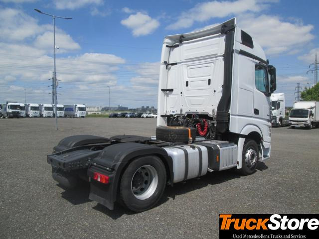 Mercedes-Benz Actros 1848 LS - Nyergesvontató: 3 kép. Mercedes-Benz Actros 1848 LS - Nyergesvontató: 3 kép.