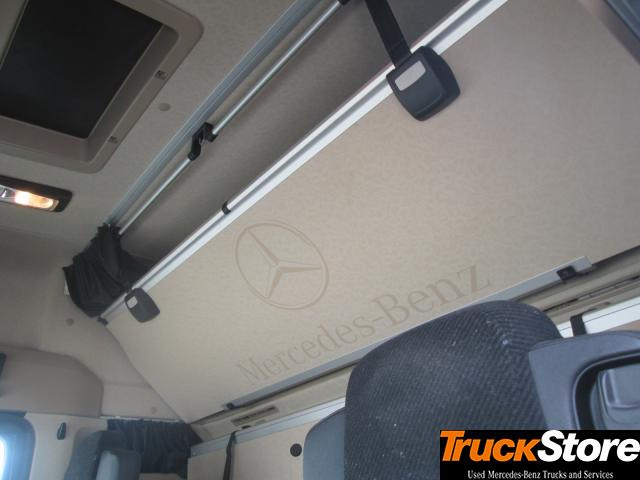 Mercedes-Benz Actros 1848 LS - Nyergesvontató: 5 kép. Mercedes-Benz Actros 1848 LS - Nyergesvontató: 5 kép.