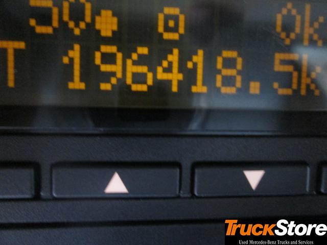 Mercedes-Benz Actros 1848 LS - Nyergesvontató: 2 kép. Mercedes-Benz Actros 1848 LS - Nyergesvontató: 2 kép.