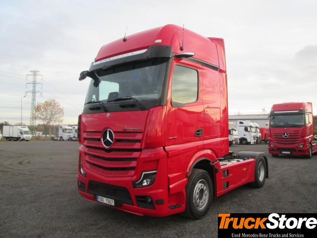 Mercedes-Benz Actros 1848 LS - Nyergesvontató: 1 kép. Mercedes-Benz Actros 1848 LS - Nyergesvontató: 1 kép.