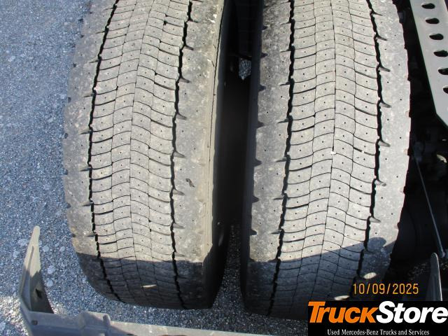 Mercedes-Benz Actros 1848 LS nRL - Nyergesvontató: 2 kép. Mercedes-Benz Actros 1848 LS nRL - Nyergesvontató: 2 kép.