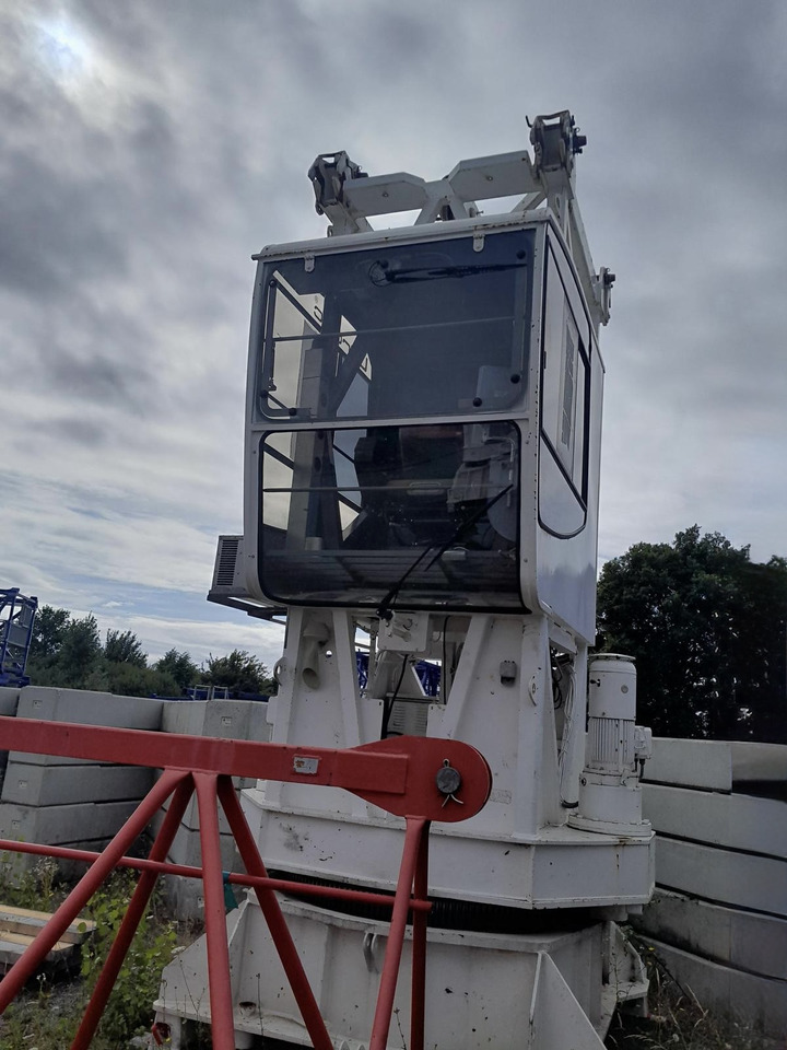 Liebherr 132EC H8 Liitronic - Toronydaru: 1 kép. Liebherr 132EC H8 Liitronic - Toronydaru: 1 kép.