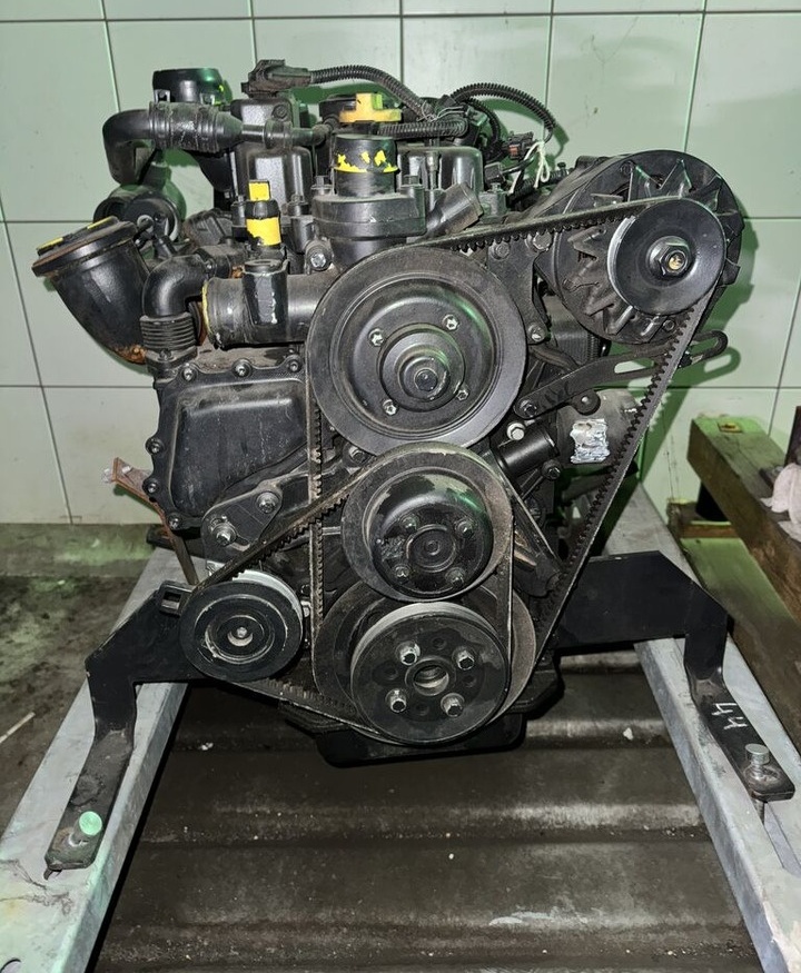 Deutz TCD 2.9 L4 Deutz 2.9 TCD L4 - Motor - Kotrógép: 1 kép. Deutz TCD 2.9 L4 Deutz 2.9 TCD L4 - Motor - Kotrógép: 1 kép.