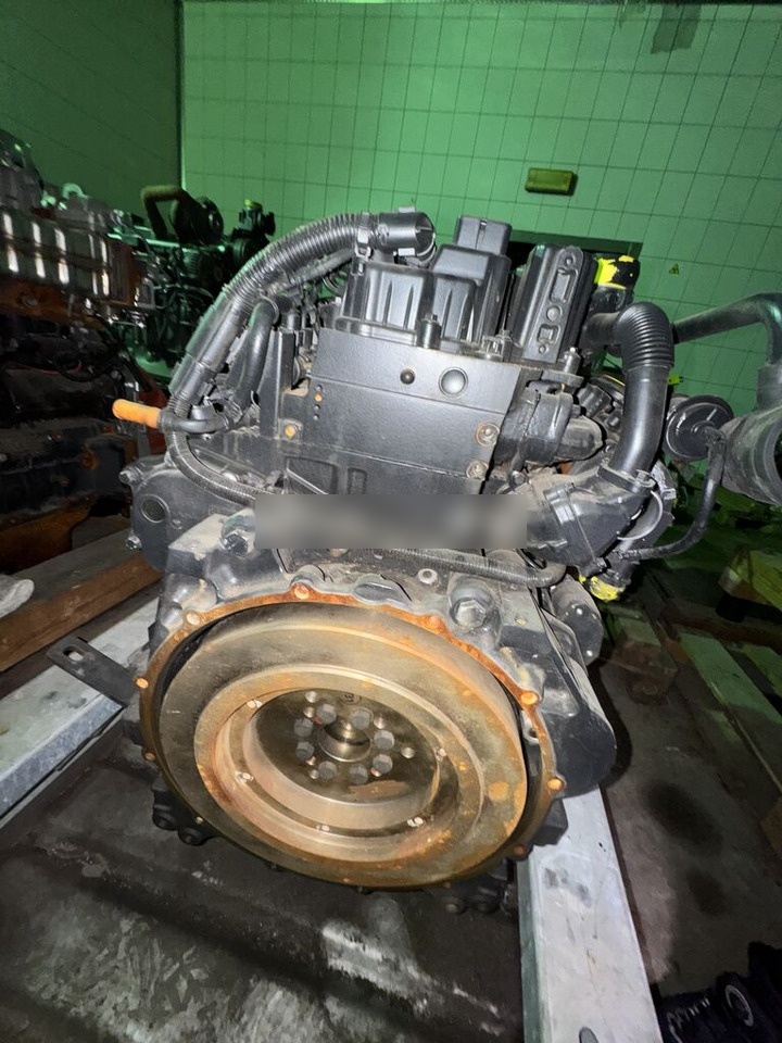 Deutz TCD 2.9 L4 Deutz 2.9 TCD L4 - Motor - Kotrógép: 3 kép. Deutz TCD 2.9 L4 Deutz 2.9 TCD L4 - Motor - Kotrógép: 3 kép.