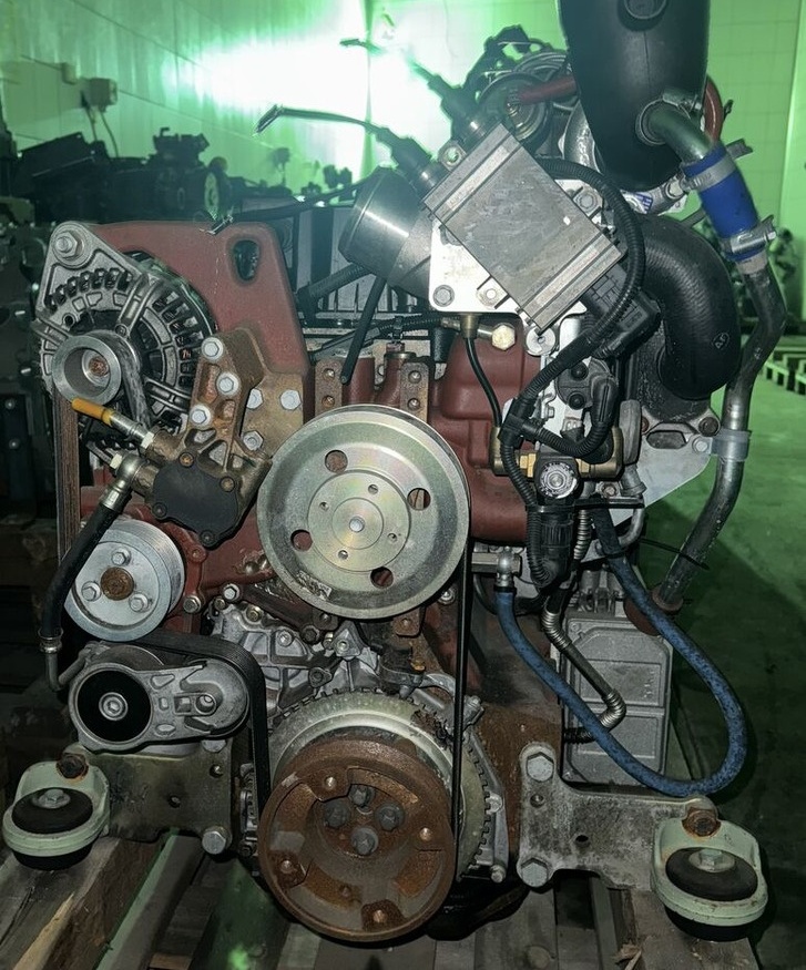 Deutz TCD 4.1 L4 Deutz - Motor - Kotrógép: 3 kép. Deutz TCD 4.1 L4 Deutz - Motor - Kotrógép: 3 kép.