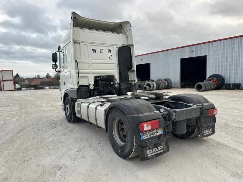 DAF XF 530 - Nyergesvontató: 5 kép. DAF XF 530 - Nyergesvontató: 5 kép.