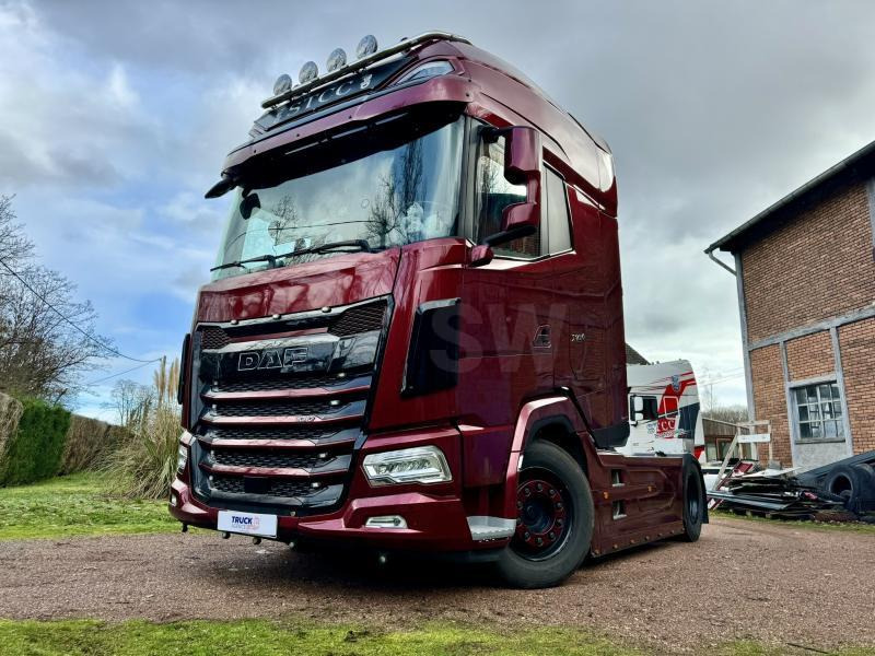 DAF XG + 530 FT + - Nyergesvontató: 3 kép. DAF XG + 530 FT + - Nyergesvontató: 3 kép.