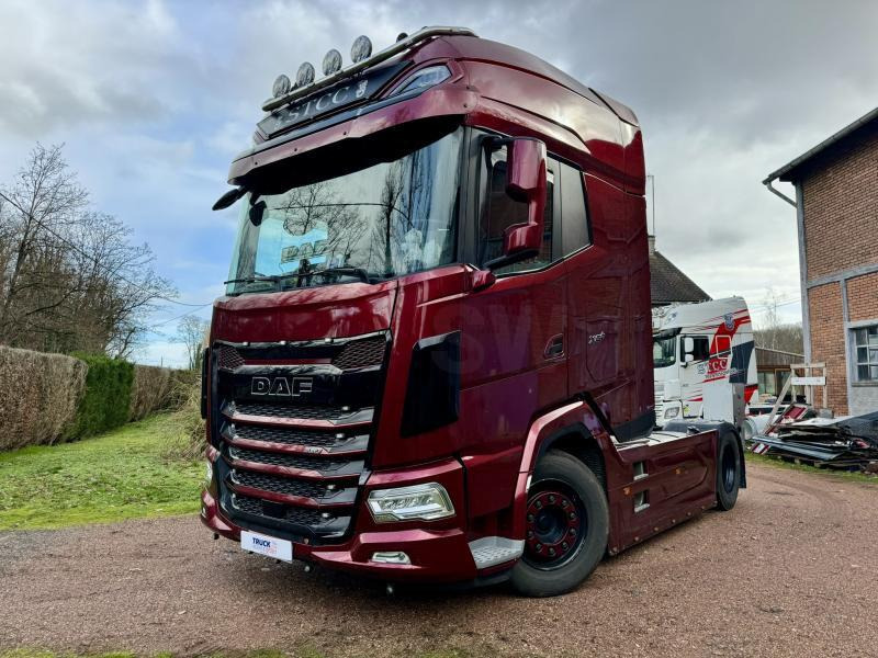 DAF XG + 530 FT + - Nyergesvontató: 1 kép. DAF XG + 530 FT + - Nyergesvontató: 1 kép.