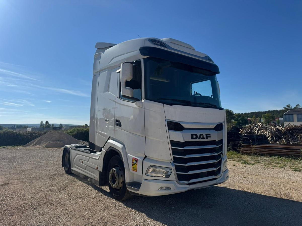 DAF XG XG 530 - Nyergesvontató: 1 kép. DAF XG XG 530 - Nyergesvontató: 1 kép.