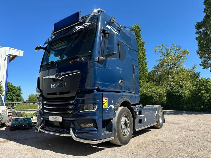 MAN TGX 18.510 - Nyergesvontató: 3 kép. MAN TGX 18.510 - Nyergesvontató: 3 kép.