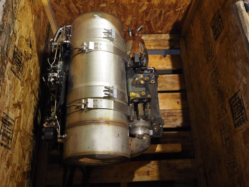 CAT Caterpillar C9.3 - Module AR-Clean Emission / DPF - Motor - Építőipari gépek: 2 kép. CAT Caterpillar C9.3 - Module AR-Clean Emission / DPF - Motor - Építőipari gépek: 2 kép.