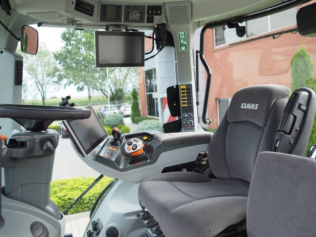 Claas Axion 920 CMATIC, GPS, CEMIS 1200, PTO - Traktor: 5 kép. Claas Axion 920 CMATIC, GPS, CEMIS 1200, PTO - Traktor: 5 kép.