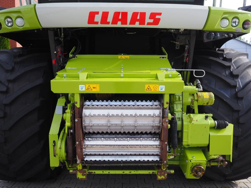 Claas Jaguar 840 4x4 - Önjáró szecskázógép: 5 kép. Claas Jaguar 840 4x4 - Önjáró szecskázógép: 5 kép.