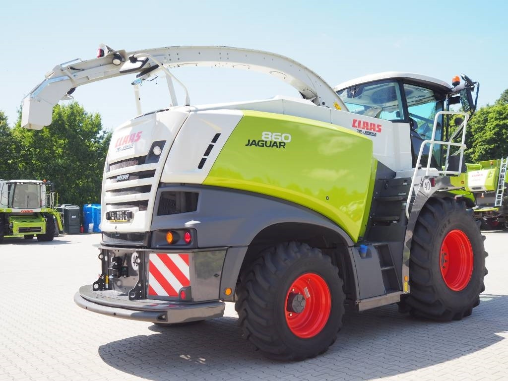 Claas Jaguar 860 4WD - Önjáró szecskázógép: 3 kép. Claas Jaguar 860 4WD - Önjáró szecskázógép: 3 kép.