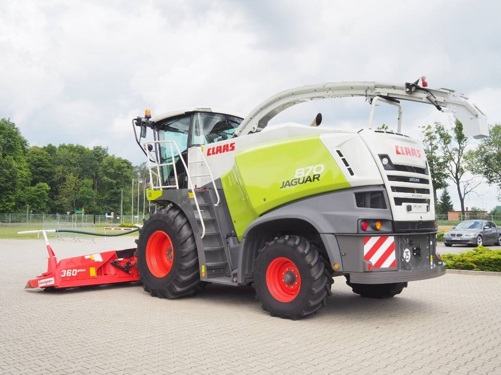 Claas Jaguar 870 + Kemper 360 Plus - Önjáró szecskázógép: 2 kép. Claas Jaguar 870 + Kemper 360 Plus - Önjáró szecskázógép: 2 kép.