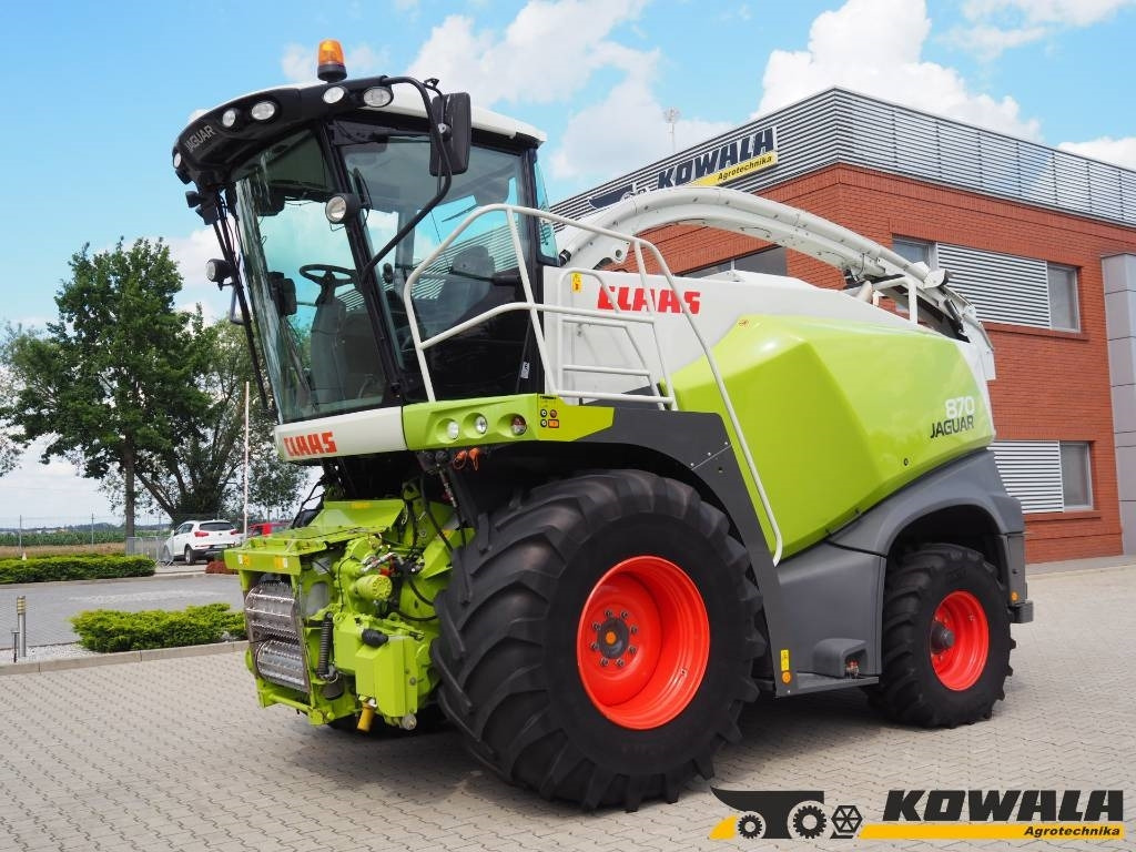Claas Jaguar 870 - Önjáró szecskázógép: 1 kép. Claas Jaguar 870 - Önjáró szecskázógép: 1 kép.