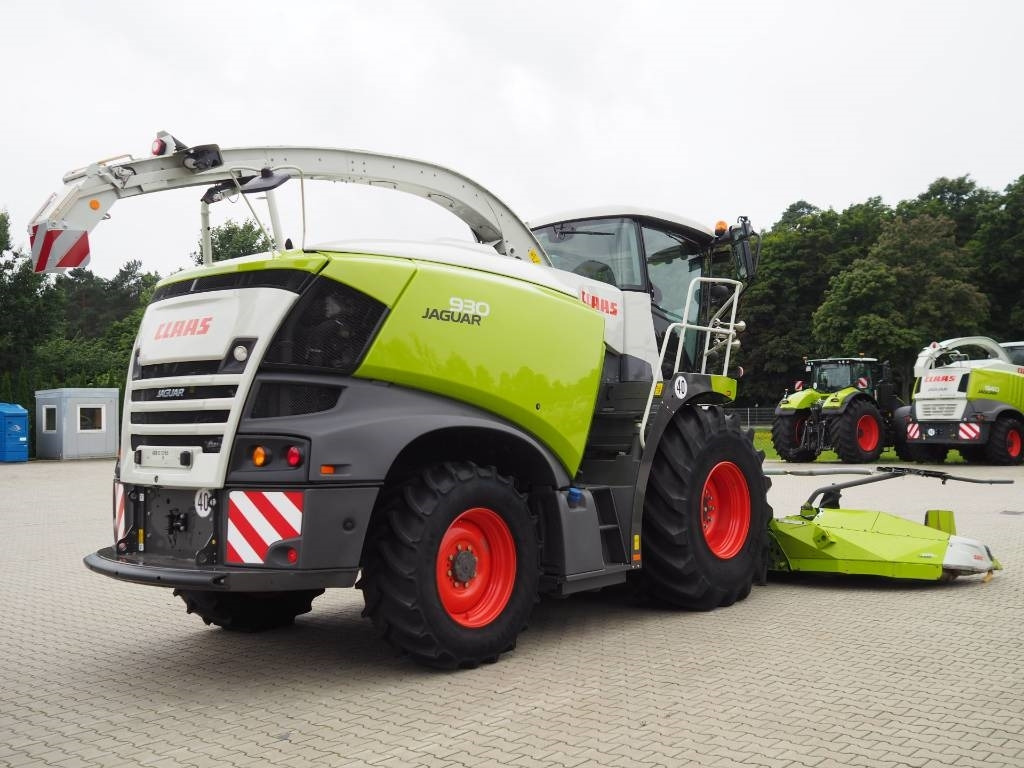 Claas Jaguar 930 + Orbis 600 SD - Önjáró szecskázógép: 3 kép. Claas Jaguar 930 + Orbis 600 SD - Önjáró szecskázógép: 3 kép.