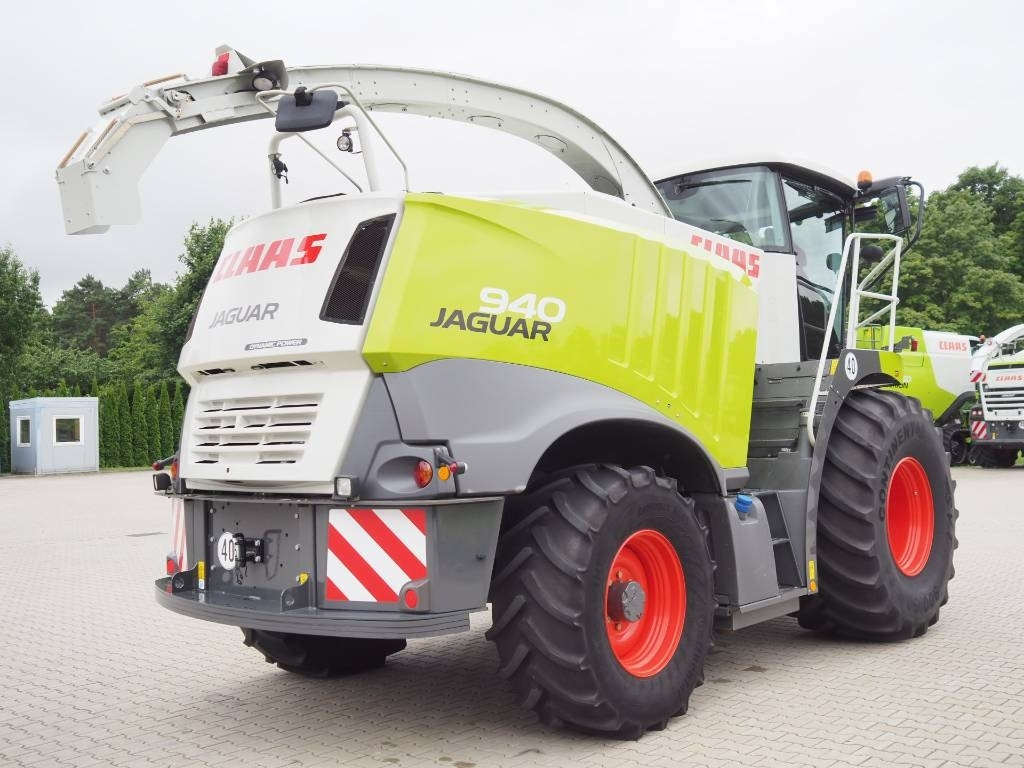 Claas Jaguar 940 4WD - Önjáró szecskázógép: 3 kép. Claas Jaguar 940 4WD - Önjáró szecskázógép: 3 kép.