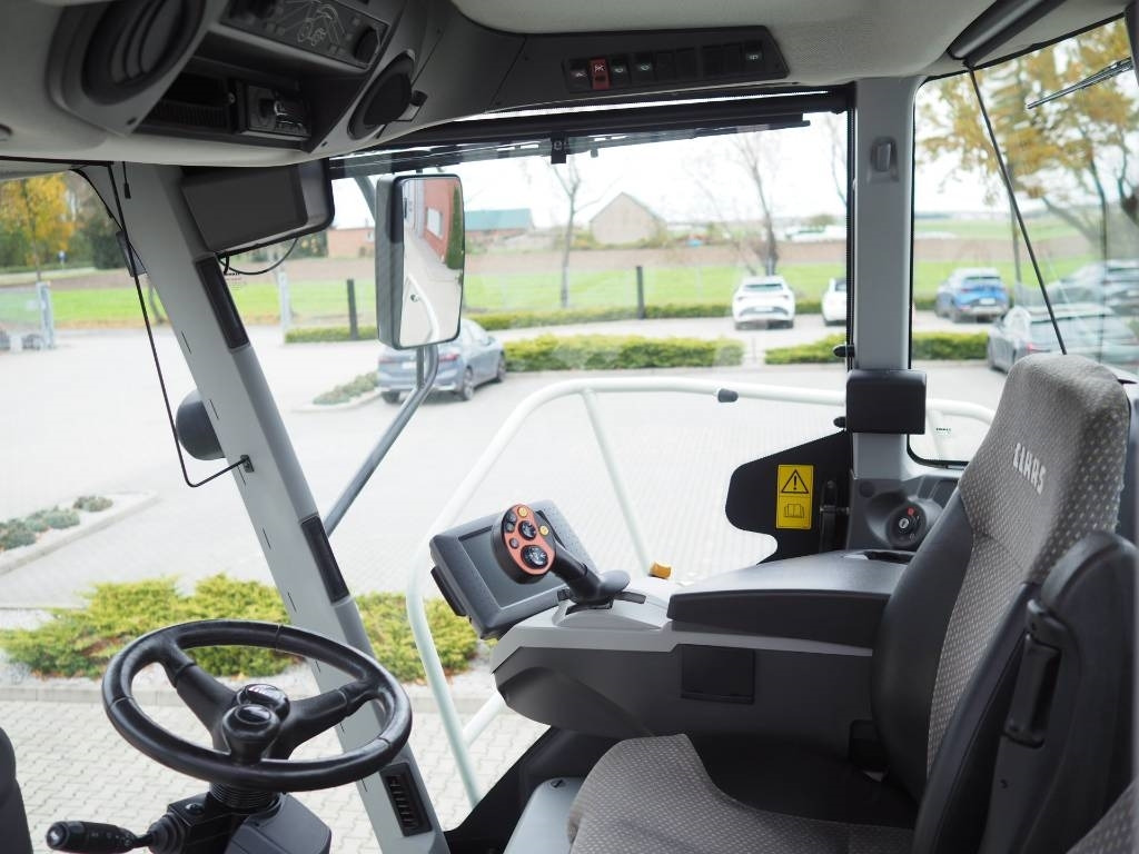 Claas Jaguar 940 4x4 - Önjáró szecskázógép: 5 kép. Claas Jaguar 940 4x4 - Önjáró szecskázógép: 5 kép.