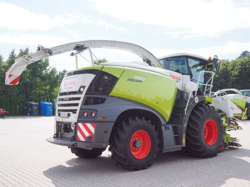 Claas Jaguar 950 4WD + Orbis 750 - Önjáró szecskázógép: 3 kép. Claas Jaguar 950 4WD + Orbis 750 - Önjáró szecskázógép: 3 kép.