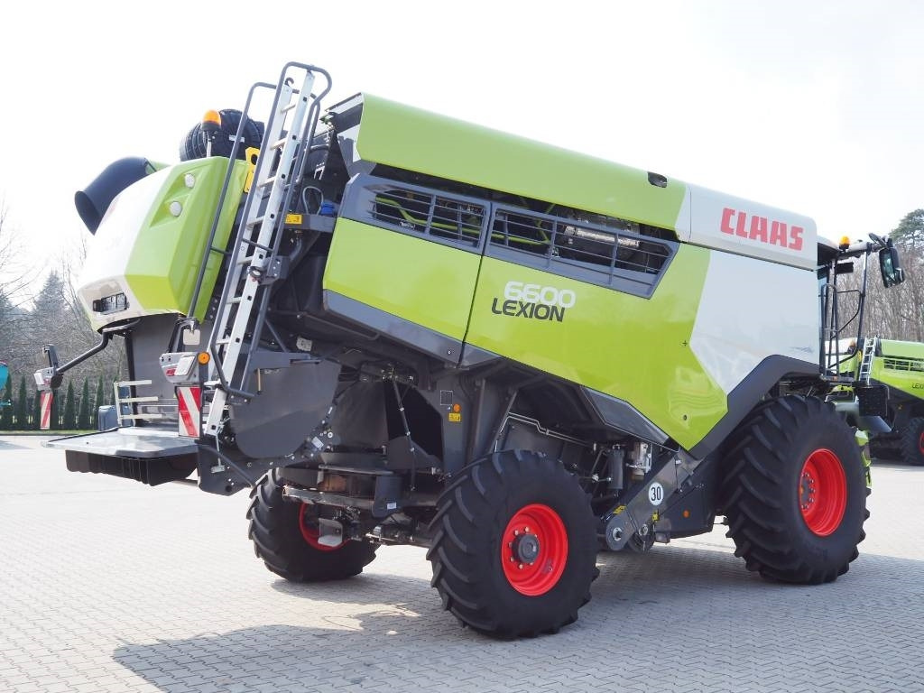 Claas Lexion 6600 GPS + V770 - Kombájn: 3 kép. Claas Lexion 6600 GPS + V770 - Kombájn: 3 kép.