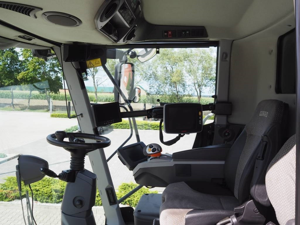 Claas Lexion 750 GPS + V770 - Kombájn: 5 kép. Claas Lexion 750 GPS + V770 - Kombájn: 5 kép.