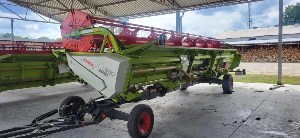 Claas Lexion 7500 + V930 - Kombájn: 5 kép. Claas Lexion 7500 + V930 - Kombájn: 5 kép.