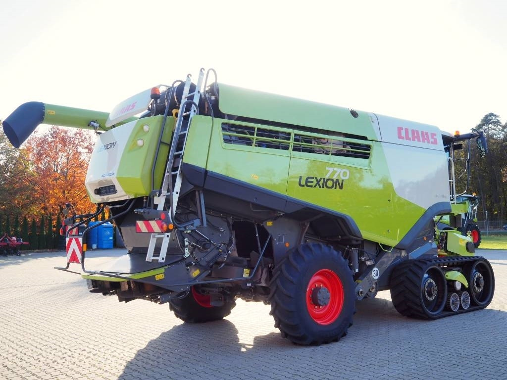 Claas Lexion 770TT 4x4 + V1200 - Kombájn: 3 kép. Claas Lexion 770TT 4x4 + V1200 - Kombájn: 3 kép.