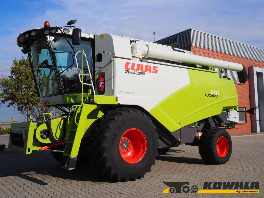 Claas Tucano 570 GPS + V770 - Kombájn: 1 kép. Claas Tucano 570 GPS + V770 - Kombájn: 1 kép.