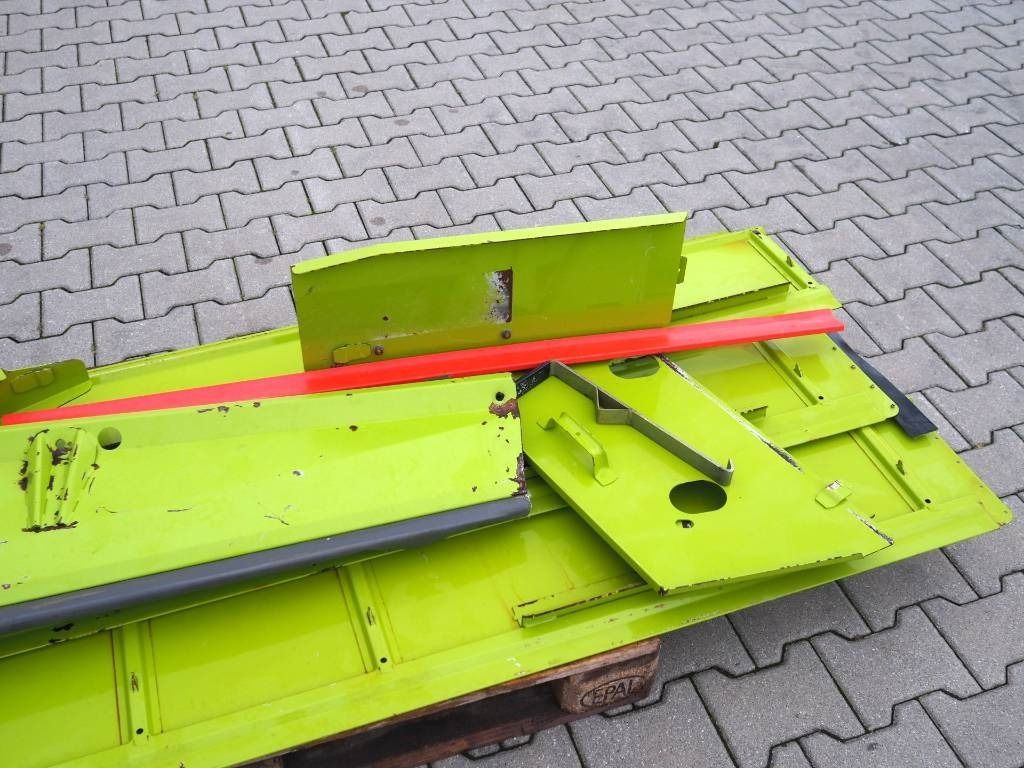 Claas Vario 660 - rapeseed kit - Betakarítógép tartozék: 3 kép. Claas Vario 660 - rapeseed kit - Betakarítógép tartozék: 3 kép.